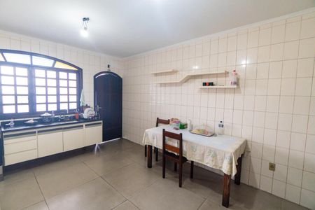 Casa à venda com 210m², 3 quartos e 2 vagasCozinha