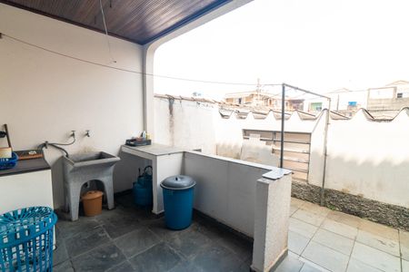 Casa à venda com 210m², 3 quartos e 2 vagasLavanderia