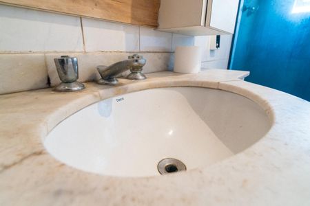 Casa à venda com 210m², 3 quartos e 2 vagasBanheiro Social