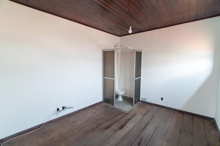 Casa à venda com 210m², 3 quartos e 2 vagasBanheiro da Sala de TV