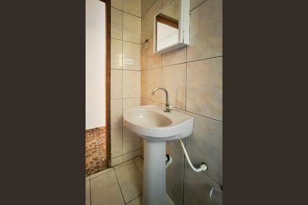 Banheiro Social de casa para alugar com 1 quarto, 56m² em Bairro dos Casa, São Bernardo do Campo