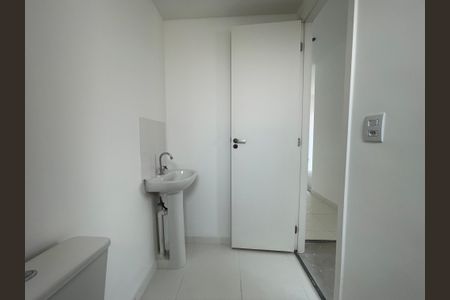 Apartamento à venda com 39m², 2 quartos e sem vaga Apartamento à venda com 39m², 2 quartos e sem vagaBanheiro