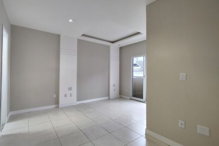 Casa de condomínio à venda com 209m², 4 quartos e 3 vagasQuarto 2 - Suíte