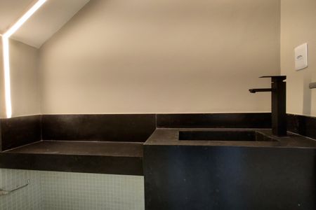 Casa de condomínio à venda com 209m², 4 quartos e 3 vagasLavabo 1