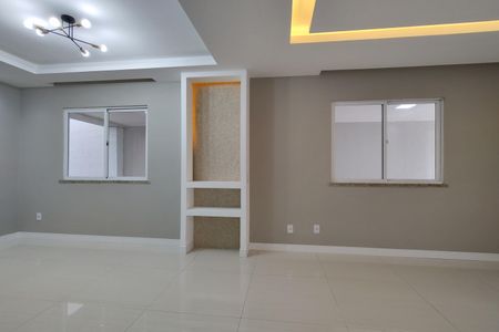 Casa de condomínio à venda com 209m², 4 quartos e 3 vagasSala