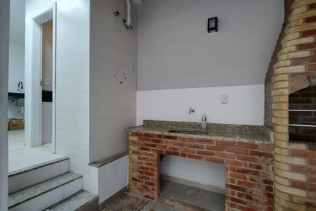Casa de condomínio à venda com 209m², 4 quartos e 3 vagasChurrasqueira