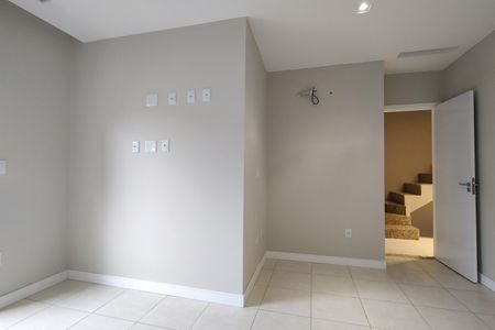 Casa de condomínio à venda com 209m², 4 quartos e 3 vagasQuarto 2 - Suíte