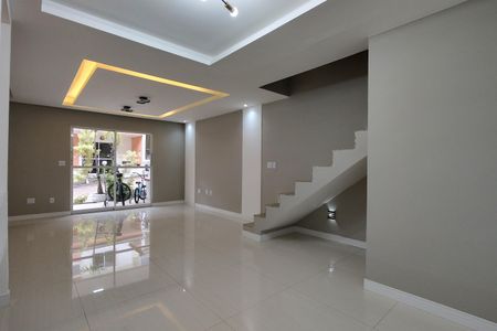 Casa de condomínio à venda com 209m², 4 quartos e 3 vagasSala