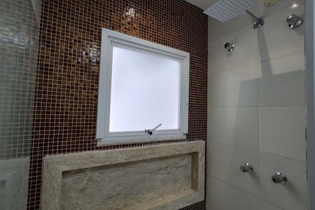 Casa de condomínio à venda com 209m², 4 quartos e 3 vagasBanheiro da Suíte 2