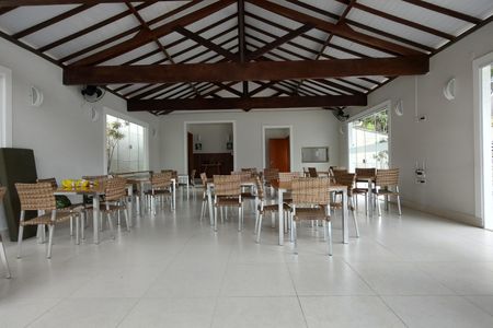 Casa de condomínio à venda com 209m², 4 quartos e 3 vagasÁrea comum - Salão de festas