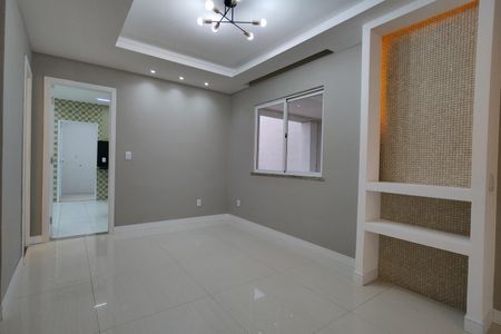 Casa de condomínio à venda com 209m², 4 quartos e 3 vagasSala