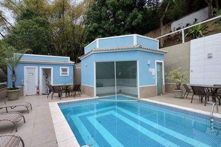 Casa de condomínio à venda com 209m², 4 quartos e 3 vagasÁrea comum - Piscina