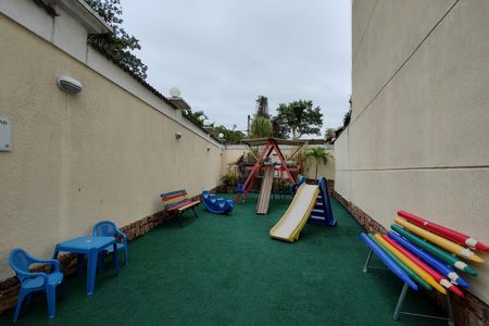 Casa de condomínio à venda com 209m², 4 quartos e 3 vagasÁrea comum - Playground