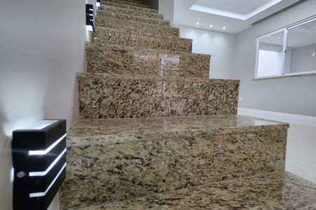 Casa de condomínio à venda com 209m², 4 quartos e 3 vagasSala