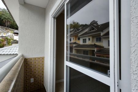 Casa de condomínio à venda com 209m², 4 quartos e 3 vagasVaranda do Quarto Suíte 2