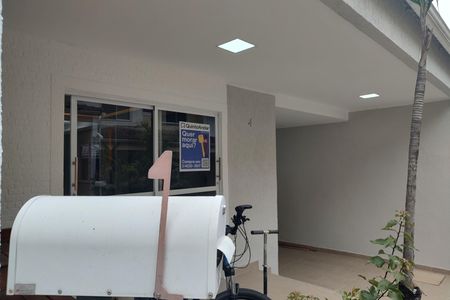 Casa de condomínio à venda com 209m², 4 quartos e 3 vagasVaranda