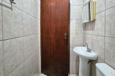 Banheiro Social de casa para alugar com 1 quarto, 46m² em Bairro dos Casa, São Bernardo do Campo