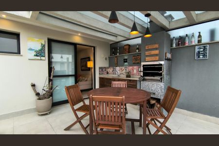 Apartamento à venda com 156m², 3 quartos e 2 vagas Apartamento à venda com 156m², 3 quartos e 2 vagasCobertura