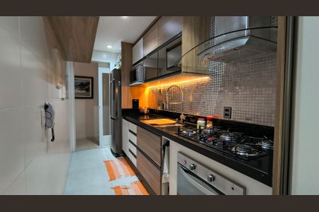 Apartamento à venda com 156m², 3 quartos e 2 vagas Apartamento à venda com 156m², 3 quartos e 2 vagasCozinha e Área de Serviço