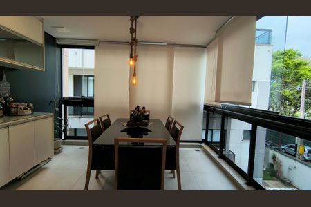 Apartamento à venda com 156m², 3 quartos e 2 vagas Apartamento à venda com 156m², 3 quartos e 2 vagasVaranda