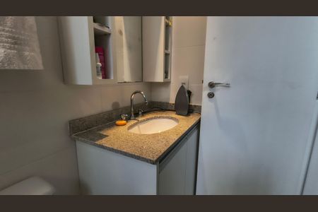 Apartamento à venda com 156m², 3 quartos e 2 vagas Apartamento à venda com 156m², 3 quartos e 2 vagasBanheiro da Suíte 1