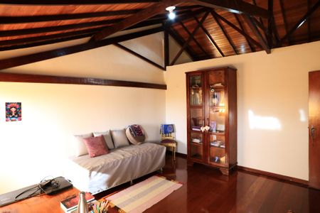 Casa à venda com 456m², 4 quartos e 4 vagas Casa à venda com 456m², 4 quartos e 4 vagasSuíte 1