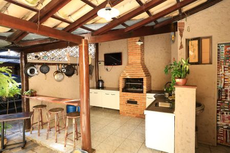 Casa à venda com 456m², 4 quartos e 4 vagas Casa à venda com 456m², 4 quartos e 4 vagasChurrasqueira