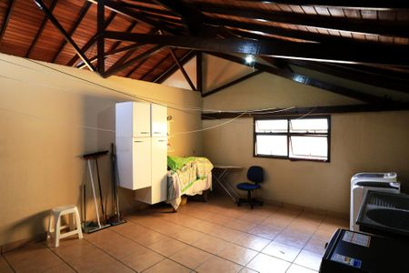 Casa à venda com 456m², 4 quartos e 4 vagas Casa à venda com 456m², 4 quartos e 4 vagasLavanderia