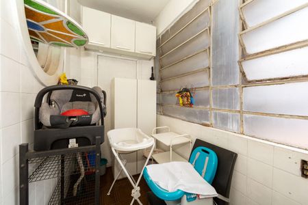 Apartamento à venda com 220m², 4 quartos e 1 vagaÁrea de Serviço