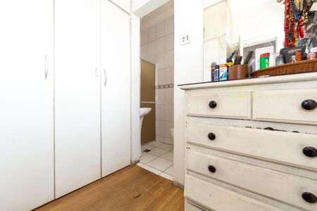 Apartamento à venda com 220m², 4 quartos e 1 vagaBanheiro da Suíte