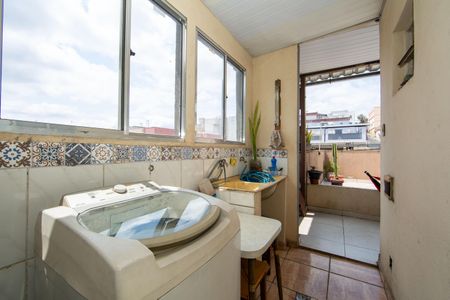 Apartamento à venda com 220m², 4 quartos e 1 vagaÁrea de Serviço