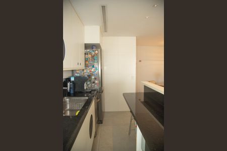 Apartamento à venda com 65m², 2 quartos e 1 vaga Apartamento à venda com 65m², 2 quartos e 1 vagaCozinha e Área de Serviço