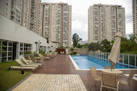 Apartamento à venda com 65m², 2 quartos e 1 vaga Apartamento à venda com 65m², 2 quartos e 1 vagaPiscina