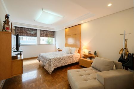 Apartamento à venda com 299m², 3 quartos e 3 vagasSuíte