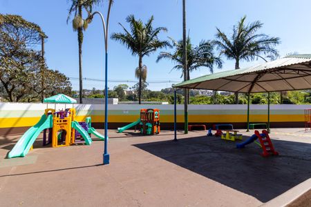 Apartamento para alugar com 50m², 2 quartos e 1 vaga Apartamento para alugar com 50m², 2 quartos e 1 vagaÁrea comum - Playground