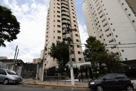 Apartamento à venda com 65m², 2 quartos e 1 vaga Apartamento à venda com 65m², 2 quartos e 1 vagaFachada