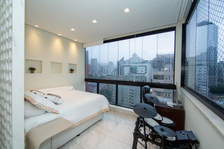 Apartamento à venda com 204m², 3 quartos e 3 vagasQUARTO4