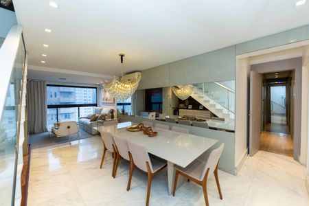 Apartamento à venda com 204m², 3 quartos e 3 vagasSALA