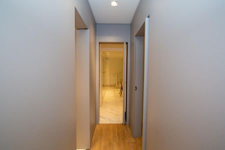 Apartamento à venda com 204m², 3 quartos e 3 vagasCORREDOR