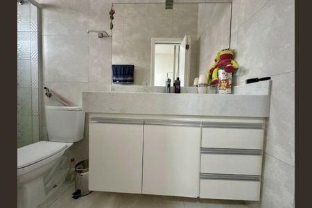 Casa de condomínio à venda com 198m², 3 quartos e 4 vagasFoto 01