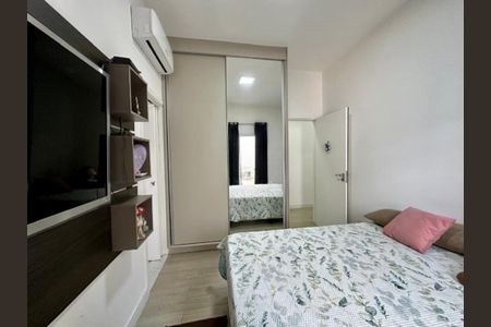 Casa de condomínio à venda com 198m², 3 quartos e 4 vagasFoto 01