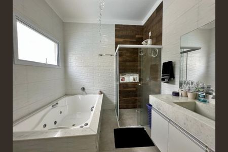 Casa de condomínio à venda com 198m², 3 quartos e 4 vagasFoto 01