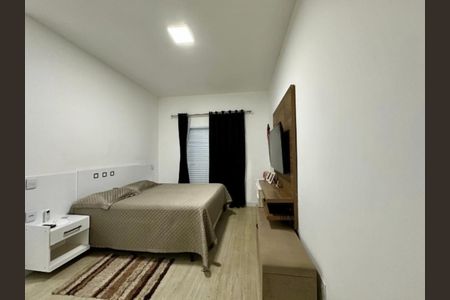 Casa de condomínio à venda com 198m², 3 quartos e 4 vagasFoto 01