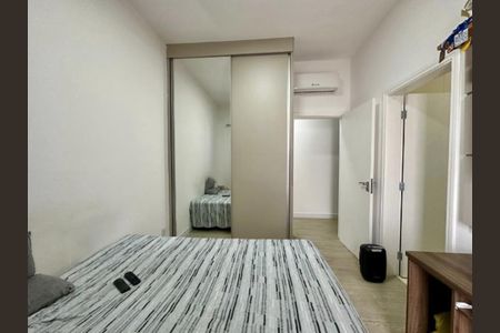 Casa de condomínio à venda com 198m², 3 quartos e 4 vagasFoto 01