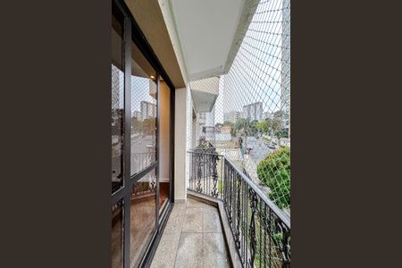 Apartamento à venda com 132m², 3 quartos e 2 vagas Apartamento à venda com 132m², 3 quartos e 2 vagasVaranda da Sala