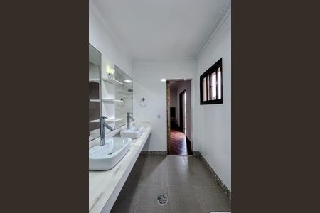 Apartamento à venda com 132m², 3 quartos e 2 vagas Apartamento à venda com 132m², 3 quartos e 2 vagasBanheiro da Suíte