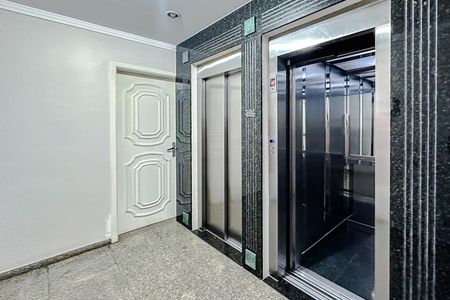 Apartamento à venda com 132m², 3 quartos e 2 vagas Apartamento à venda com 132m², 3 quartos e 2 vagasÁrea comum