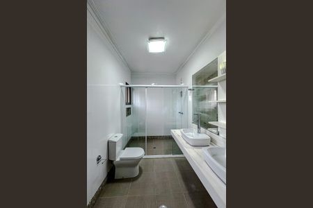 Apartamento à venda com 132m², 3 quartos e 2 vagas Apartamento à venda com 132m², 3 quartos e 2 vagasBanheiro da Suíte