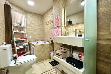 Apartamento à venda com 120m², 2 quartos e sem vaga Apartamento à venda com 120m², 2 quartos e sem vagaBanheiro