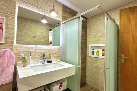 Apartamento à venda com 120m², 2 quartos e sem vaga Apartamento à venda com 120m², 2 quartos e sem vagaBanheiro